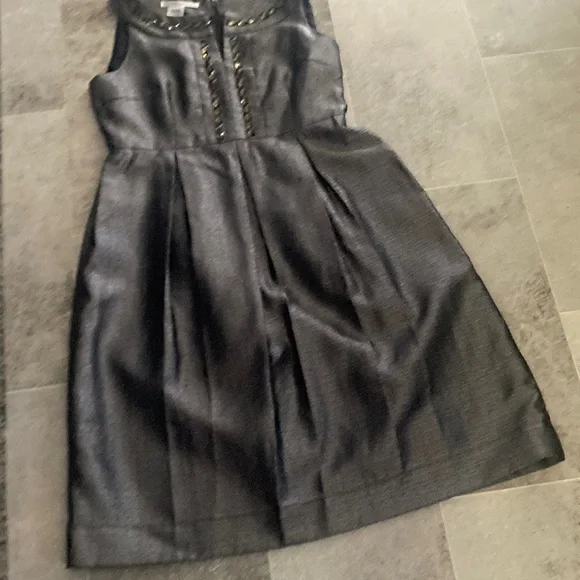 Maggy London - Picture 9 of 13